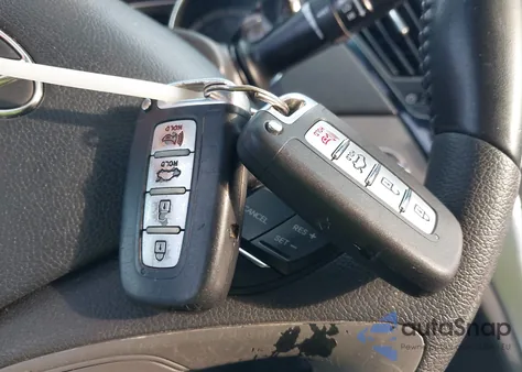 2013 Hyundai Sonata Limited z USA, uszkodzony, nr VIN 5NPEC4AC5DH585311